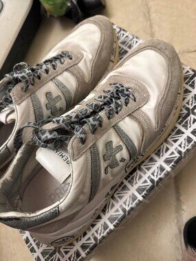 White and Silver Leather Low Top Sneakers Women's EU 38 / US 7.5